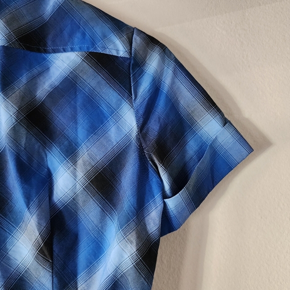 NEW YORK & COMPANY Stretch Blue Navy Plaid Button Up Short Sleeve Blouse Size XS - Picture 16 of 17